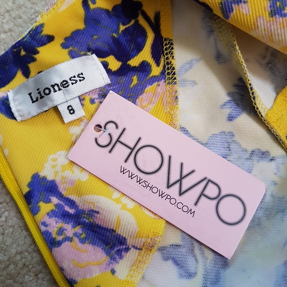 Yellow floral romper - Picture 6 of 8